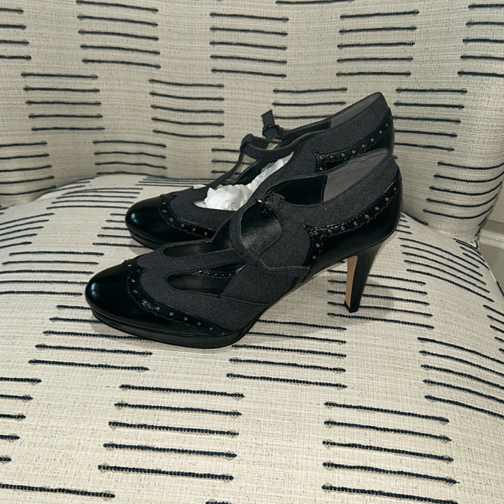 Women shoes, Adrienne Vittadini, 8 1/2 brand new